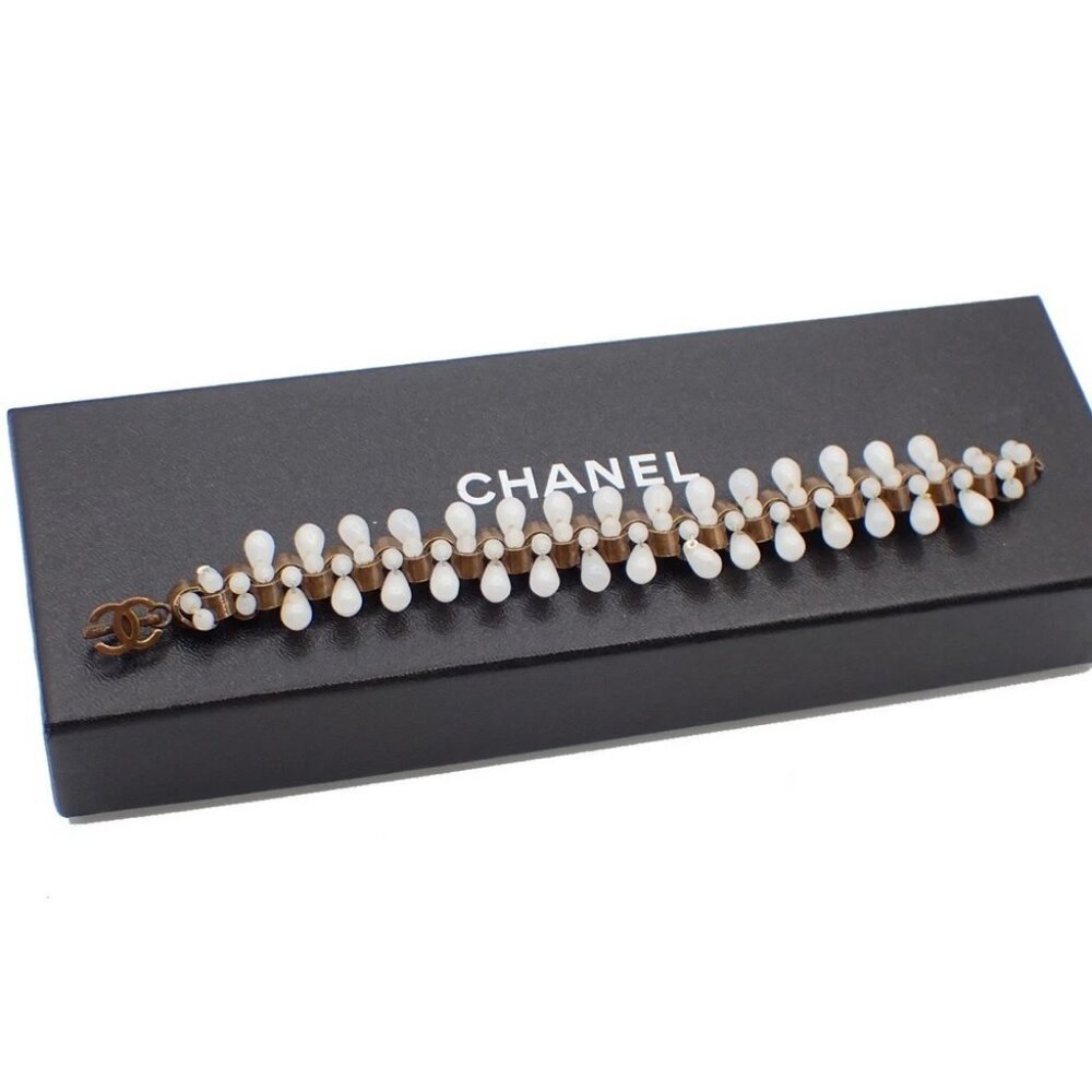 CHANEL CC Logo Imitation Pearl Chain Bracelet Bangle